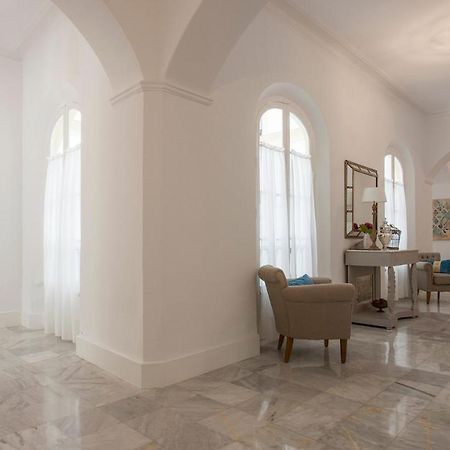 Апартаменты Living4Malaga Aduana Presidential Экстерьер фото