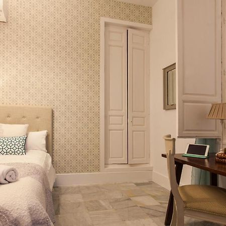 Апартаменты Living4Malaga Aduana Presidential Экстерьер фото