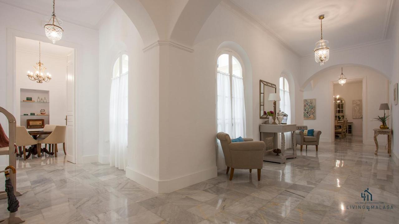 Апартаменты Living4Malaga Aduana Presidential Экстерьер фото