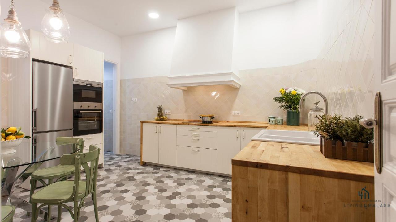 Апартаменты Living4Malaga Aduana Presidential Экстерьер фото